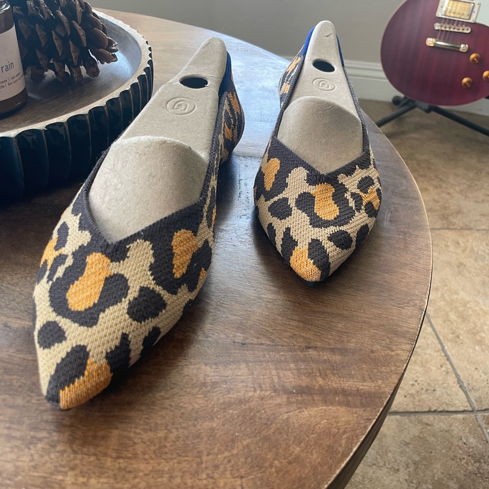 Rothy's The Point Yellow Big Cat, size 9.5 leopard print